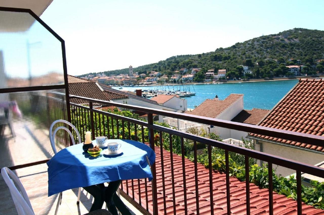 Apartmani Stanko Tisno Esterno foto