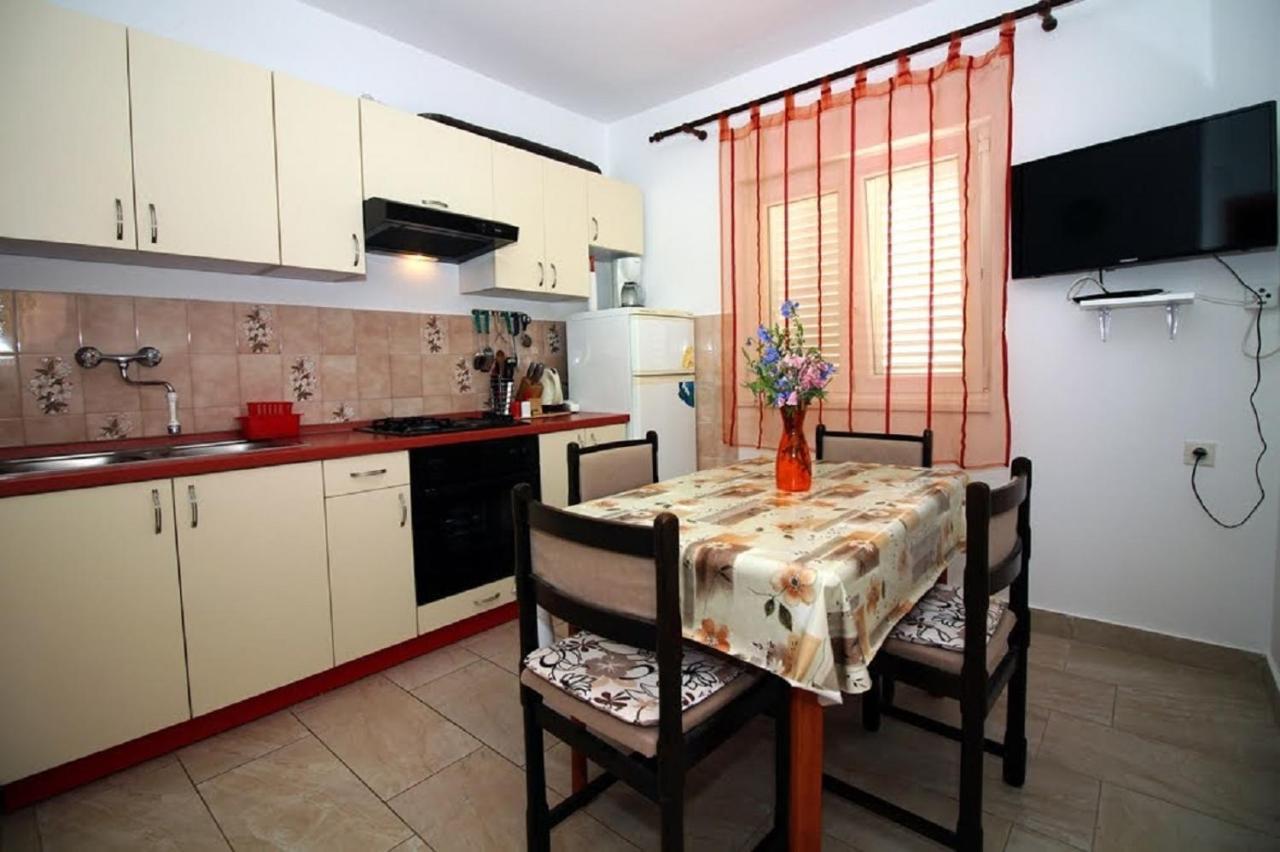 Apartmani Stanko Tisno Esterno foto