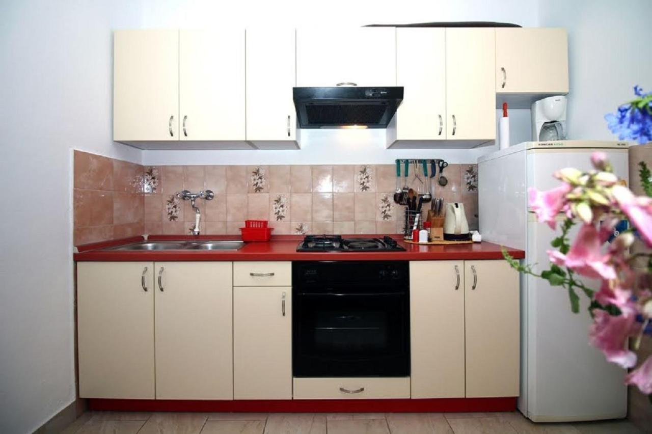 Apartmani Stanko Tisno Esterno foto