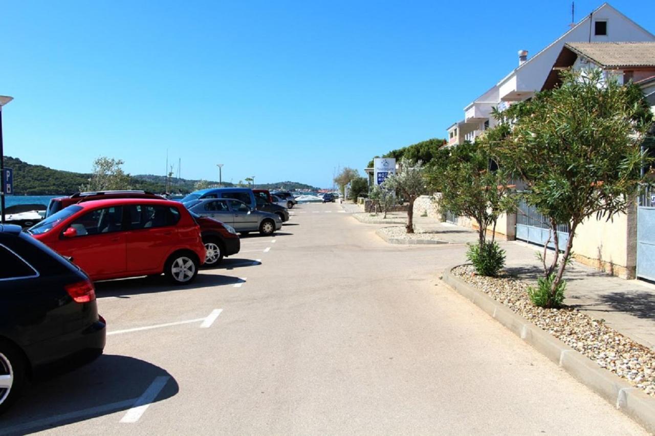Apartmani Stanko Tisno Esterno foto